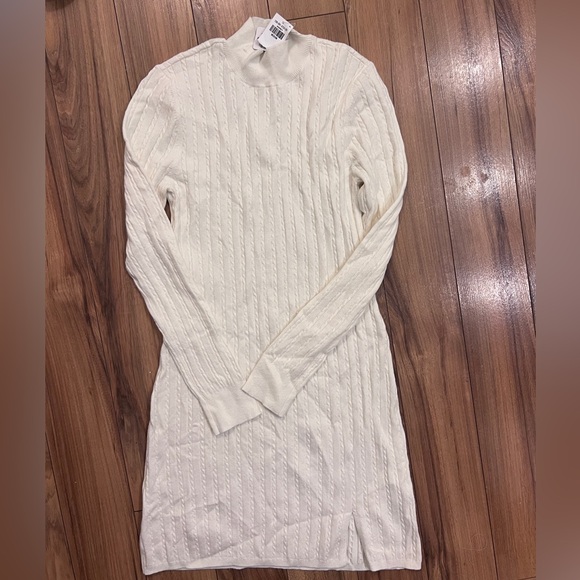 *NWT* Abercrombie & Fitch Mockneck Mini Sweater Dress with split - Picture 2 of 4